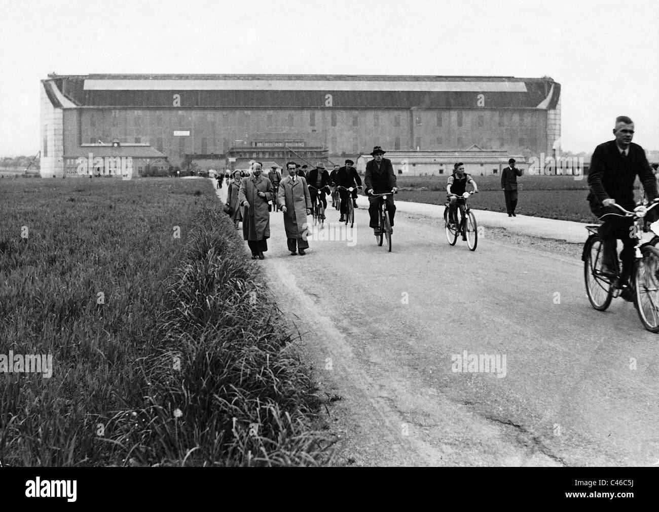 Schließung der Fabrik in der Zeppelin Luftschiff-Werft in Friedrichshafen, 1937 Stockfoto