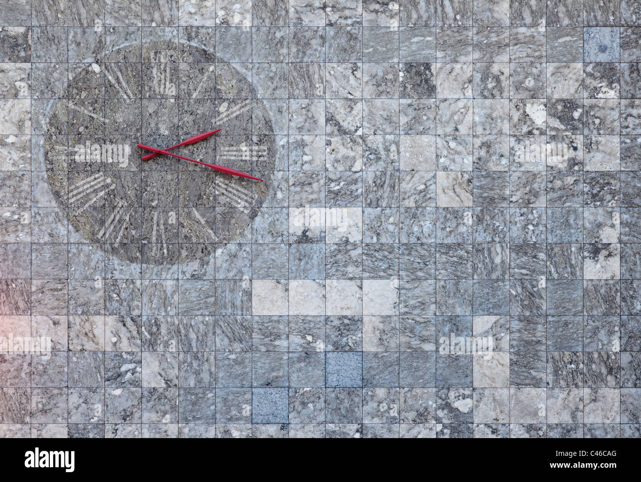 Ein Marmor Wanduhr gefunden in Mainz, Deutschland. Geeignet für Bilder hinsichtlich Zeit oder Textur Bacjkgrounds. Stockfoto