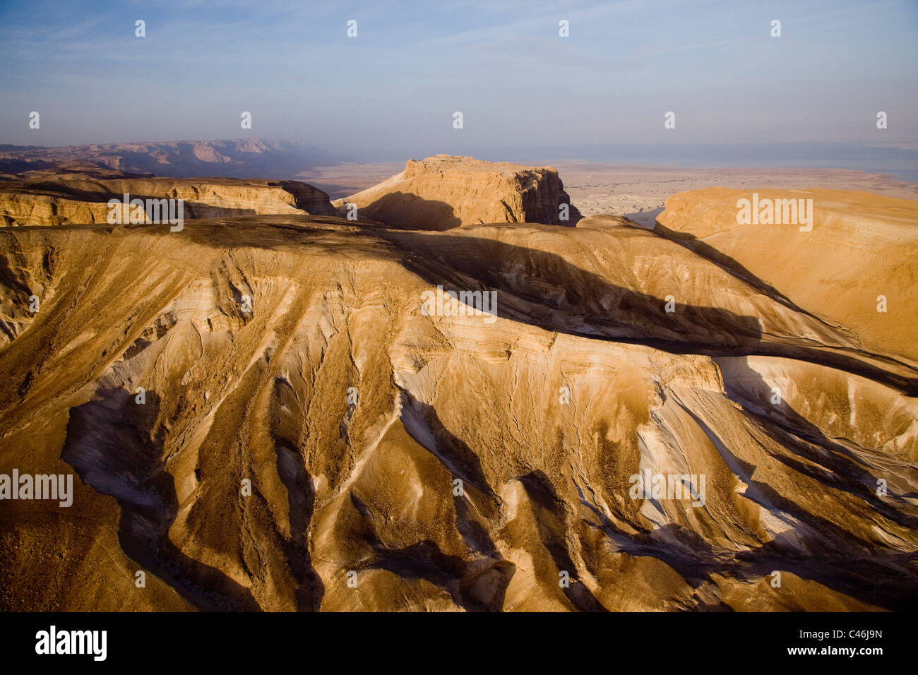 Luftaufnahme der historischen Stätte von Masada in der Judäischen Wüste Stockfoto