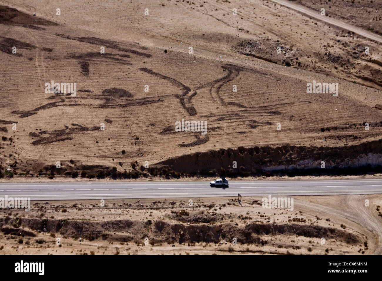 Luftbild der ein gepflügtes Feld in der Negev-Wüste Stockfoto