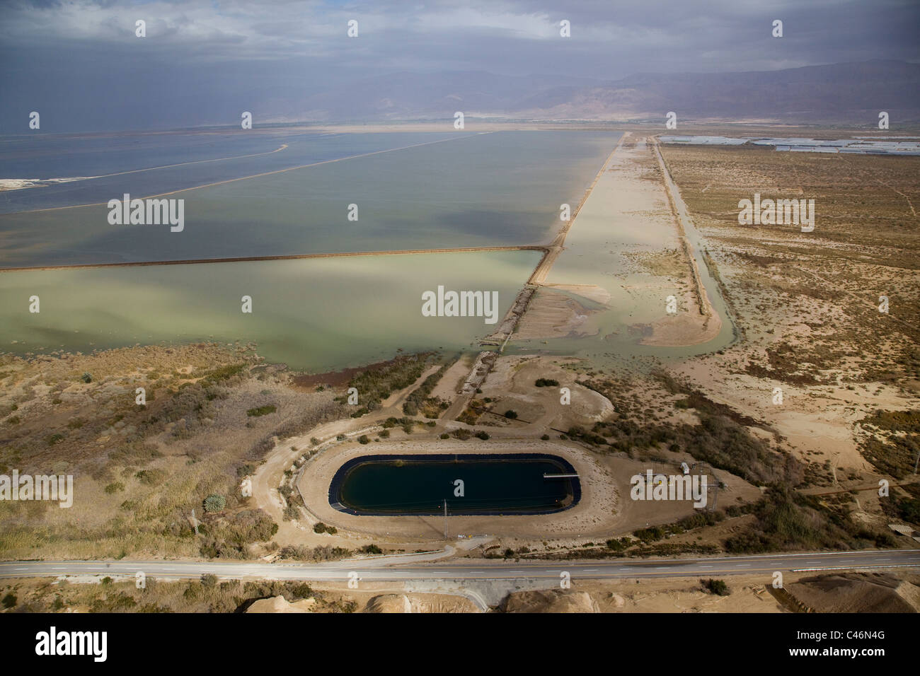 Luftaufnahme des südlichen Becken des Toten Meeres Stockfoto