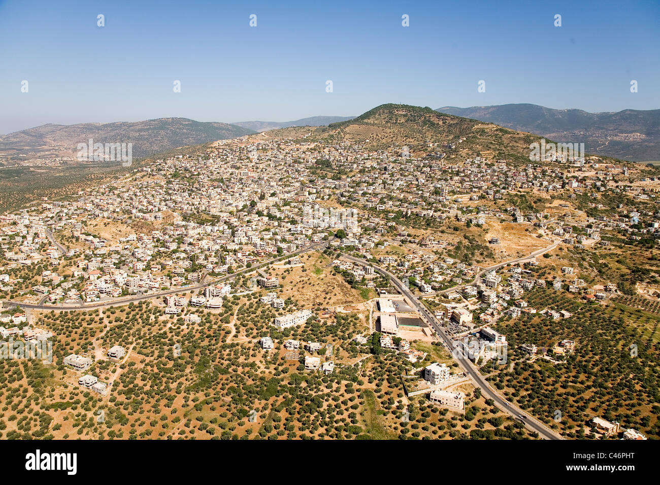 Luftaufnahme des Dorfes M'rar in der unteren Galiläa Stockfoto