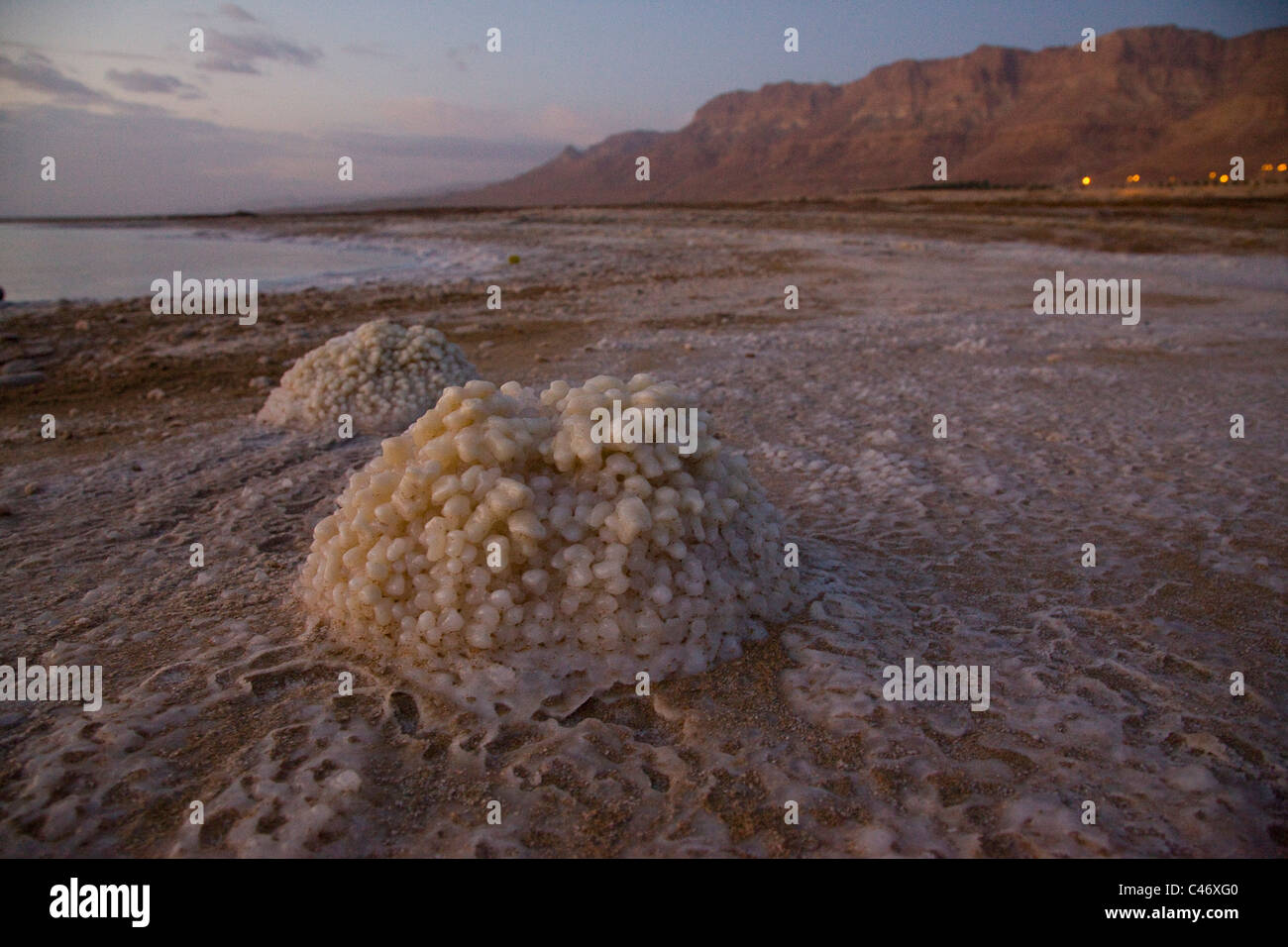Abstrakte Sicht auf ein Salzkristall in das Tote Meer Stockfoto