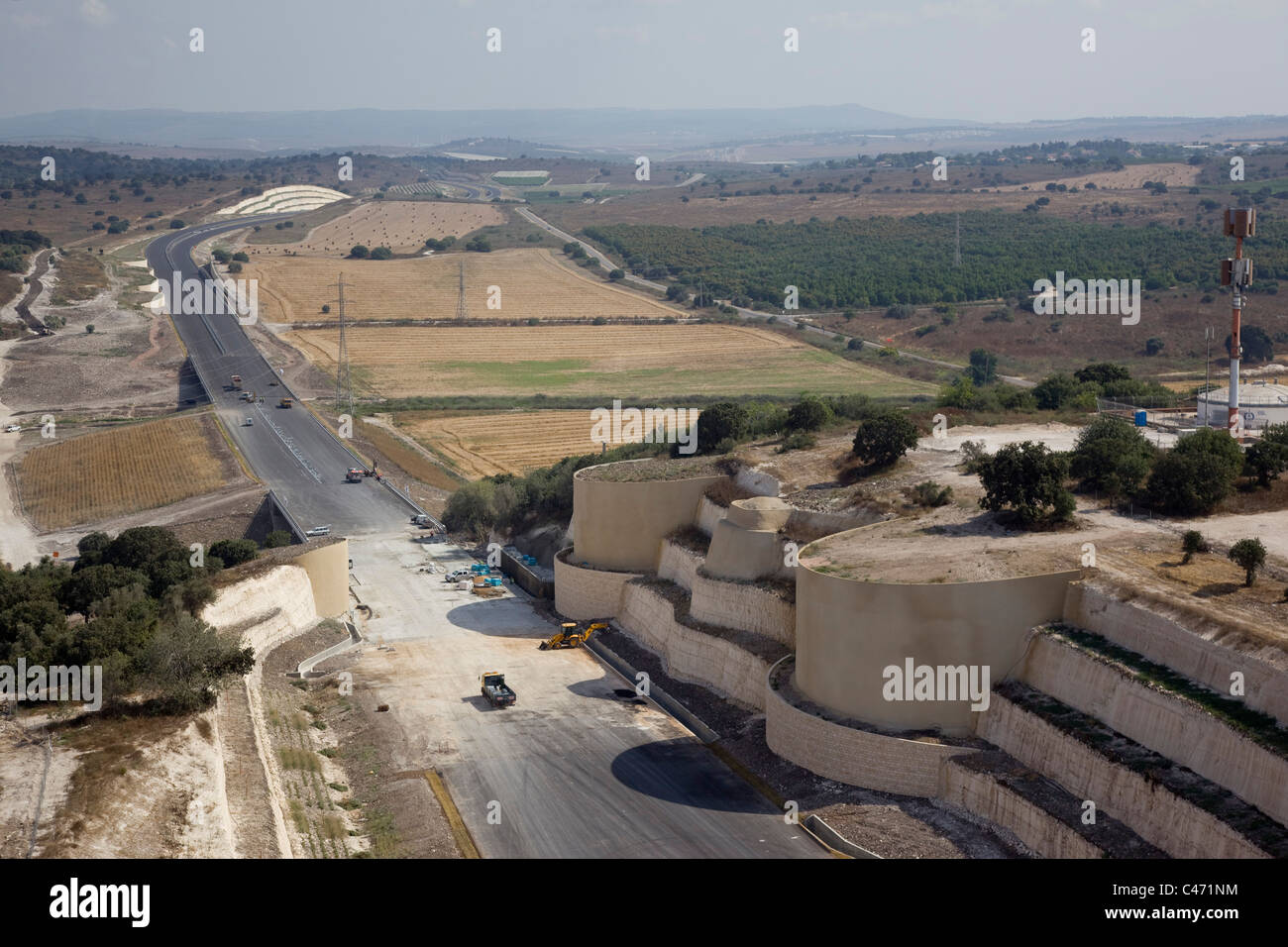 Luftbild der Autobahn Nummer 6 Höhenarbeiten Menashe Stockfoto
