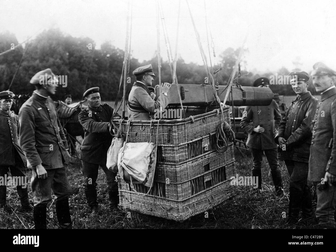 Foto-Kamera in den Korb von einem deutschen Beobachtung Ballon, 1918 Stockfoto