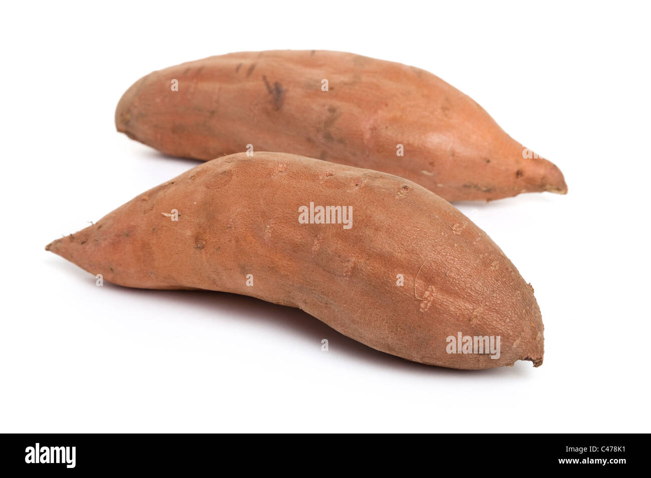 Süßkartoffel mit weißem Hintergrund Stockfoto