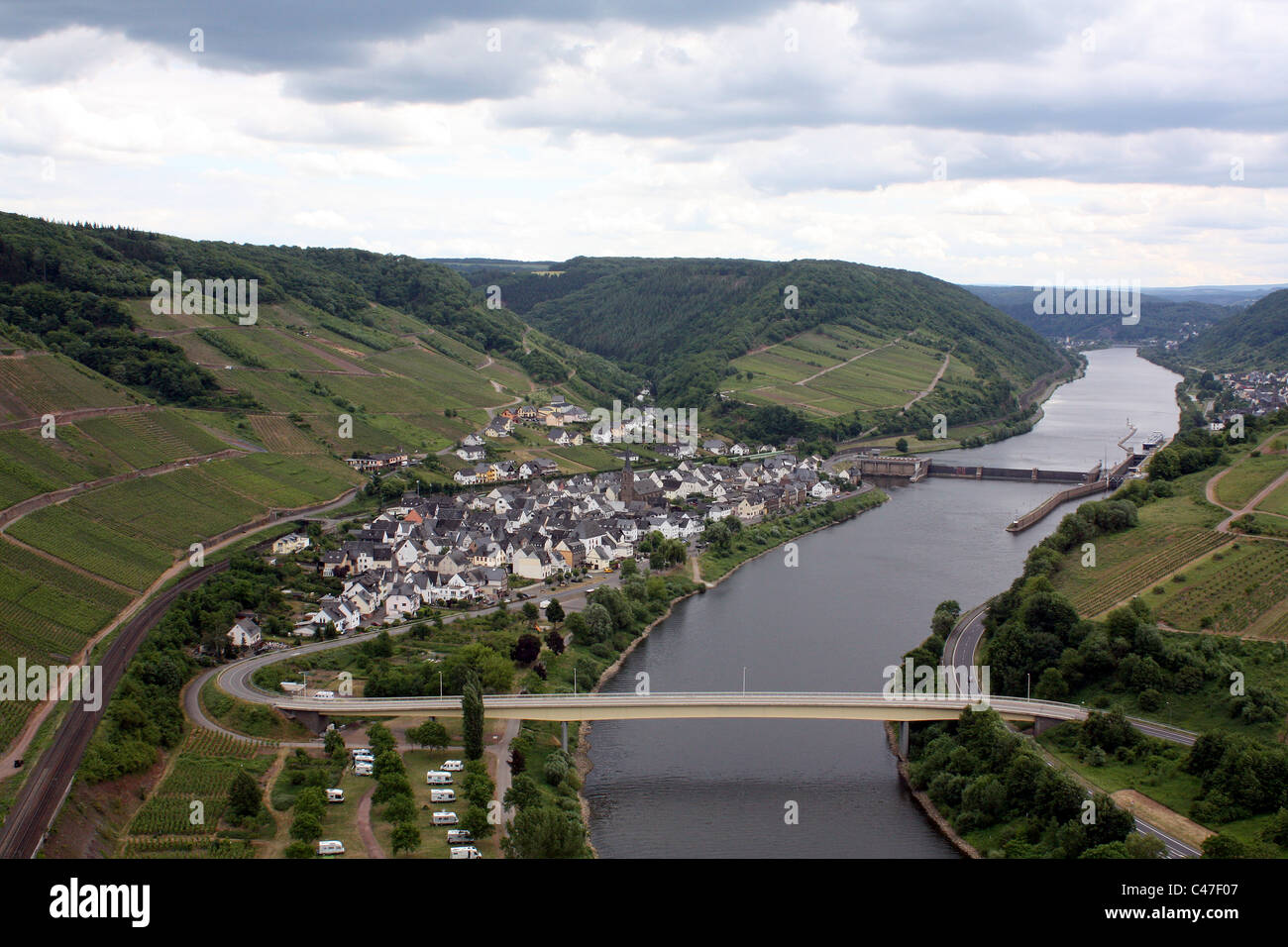 Ansichten aus dem Petersberg zur Mosel in Deutschland Stockfoto