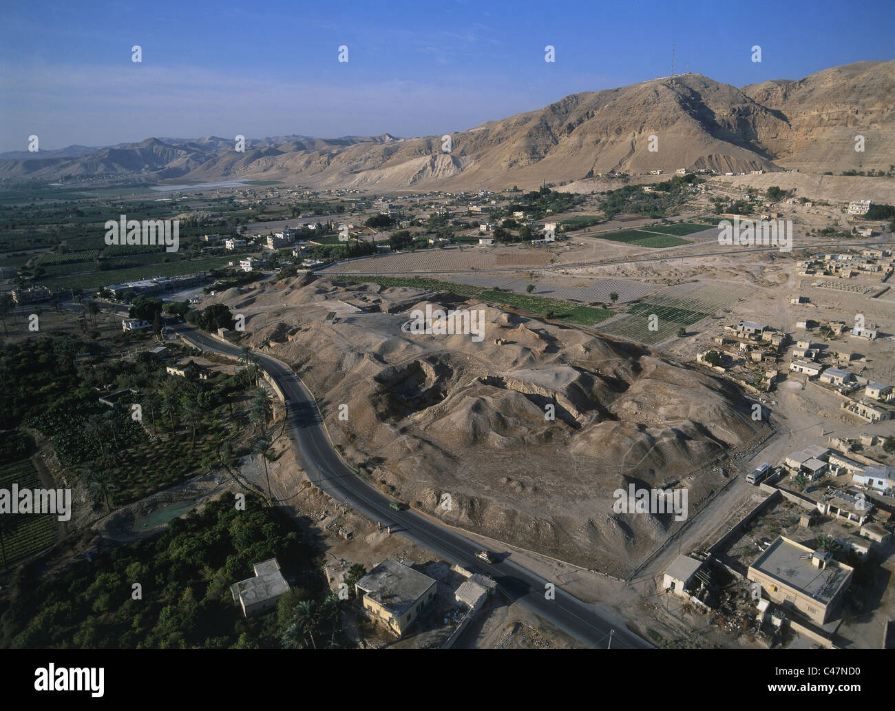 Luftaufnahme des antiken Siedlungshügels von Jericho in der Nähe des Toten Meeres Stockfoto
