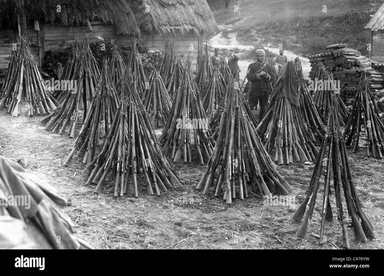 Sammelstelle für erfasst russische Gewehre, 1915 Stockfoto