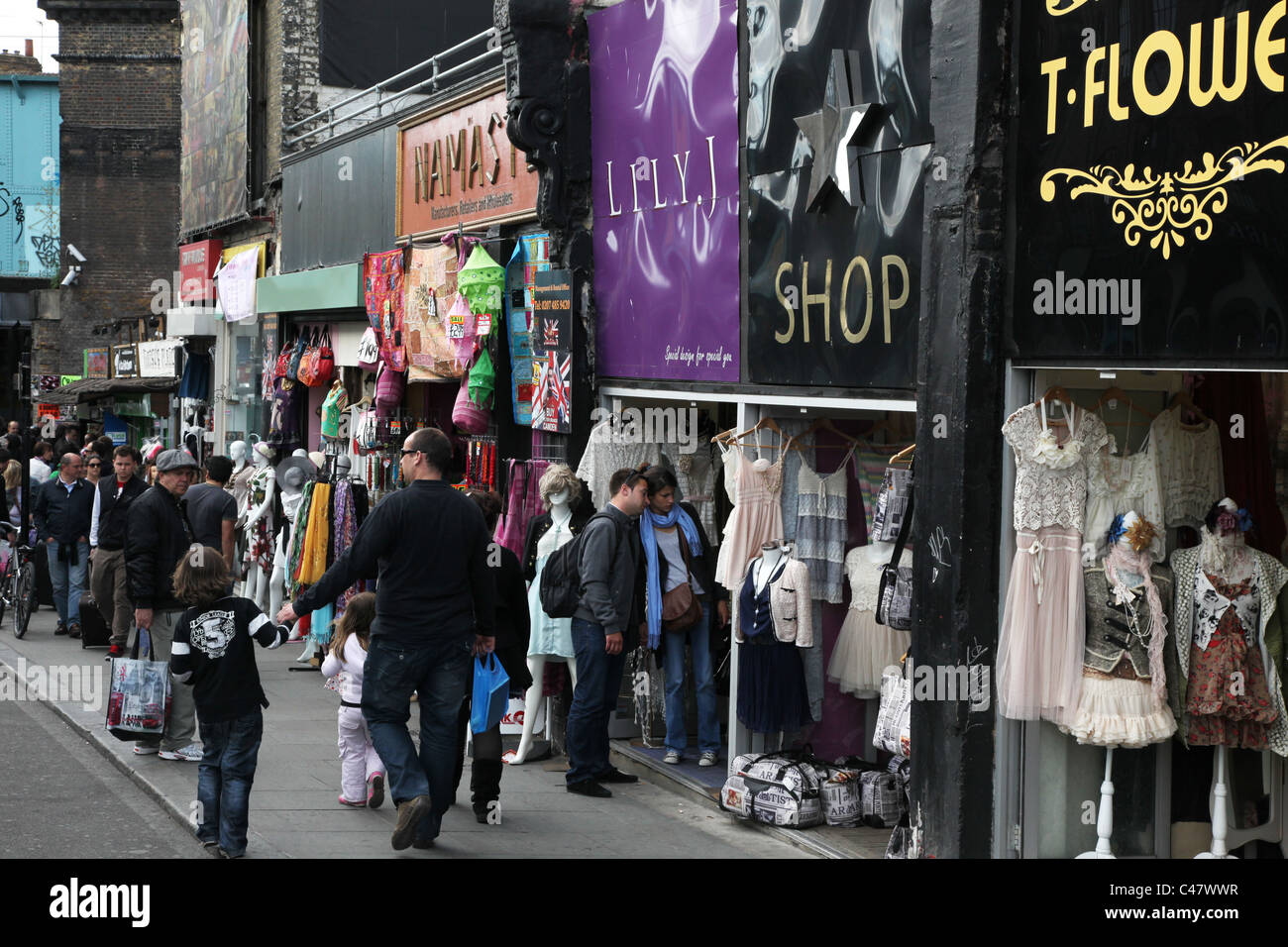 Camden High Street an einem Wochenende Stockfoto