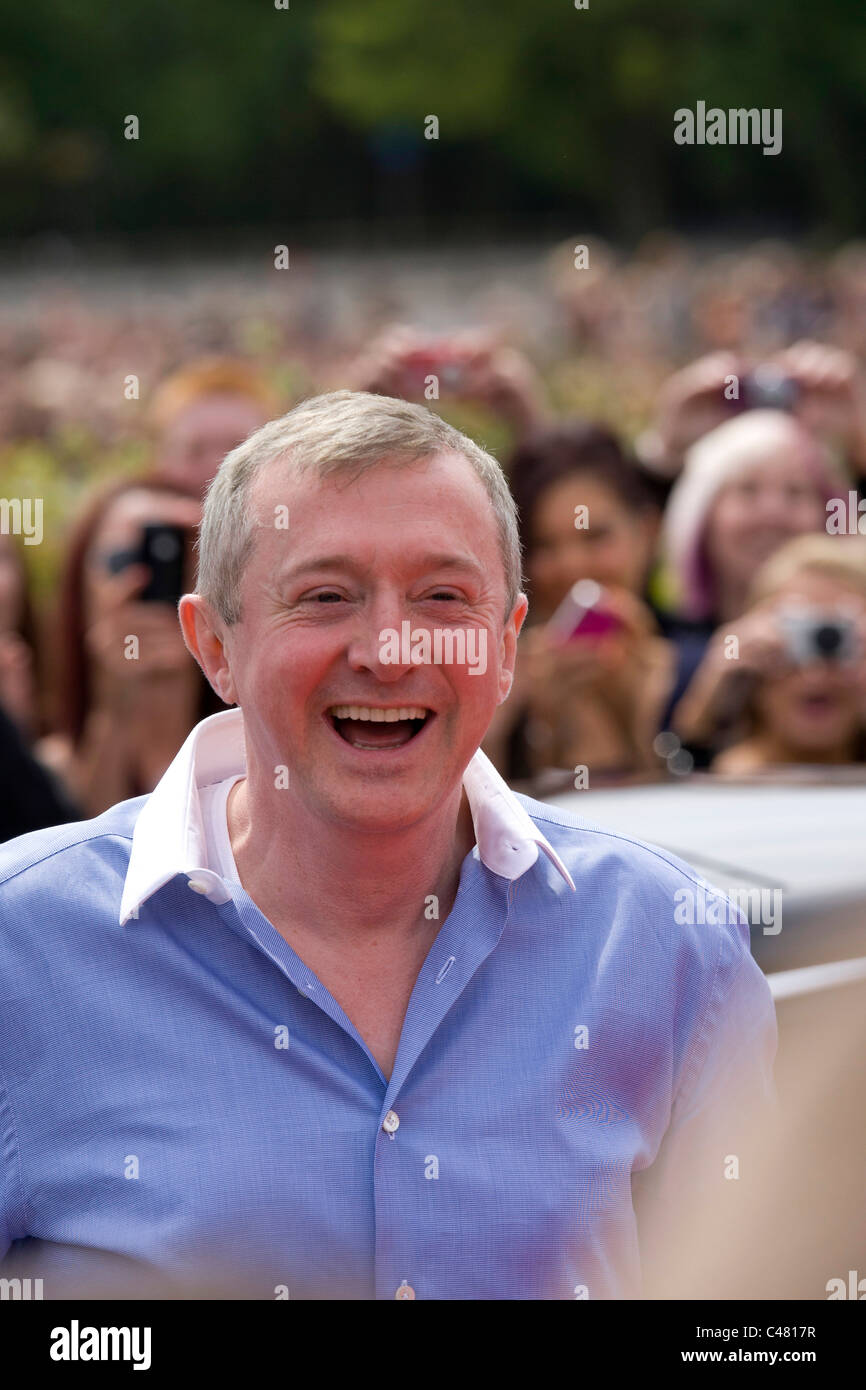 Louis Walsh angekommen, um den X-Faktor zu beurteilen Vorsprechen an der LG Arena, NEC, Birmingham Juni 2011 Stockfoto