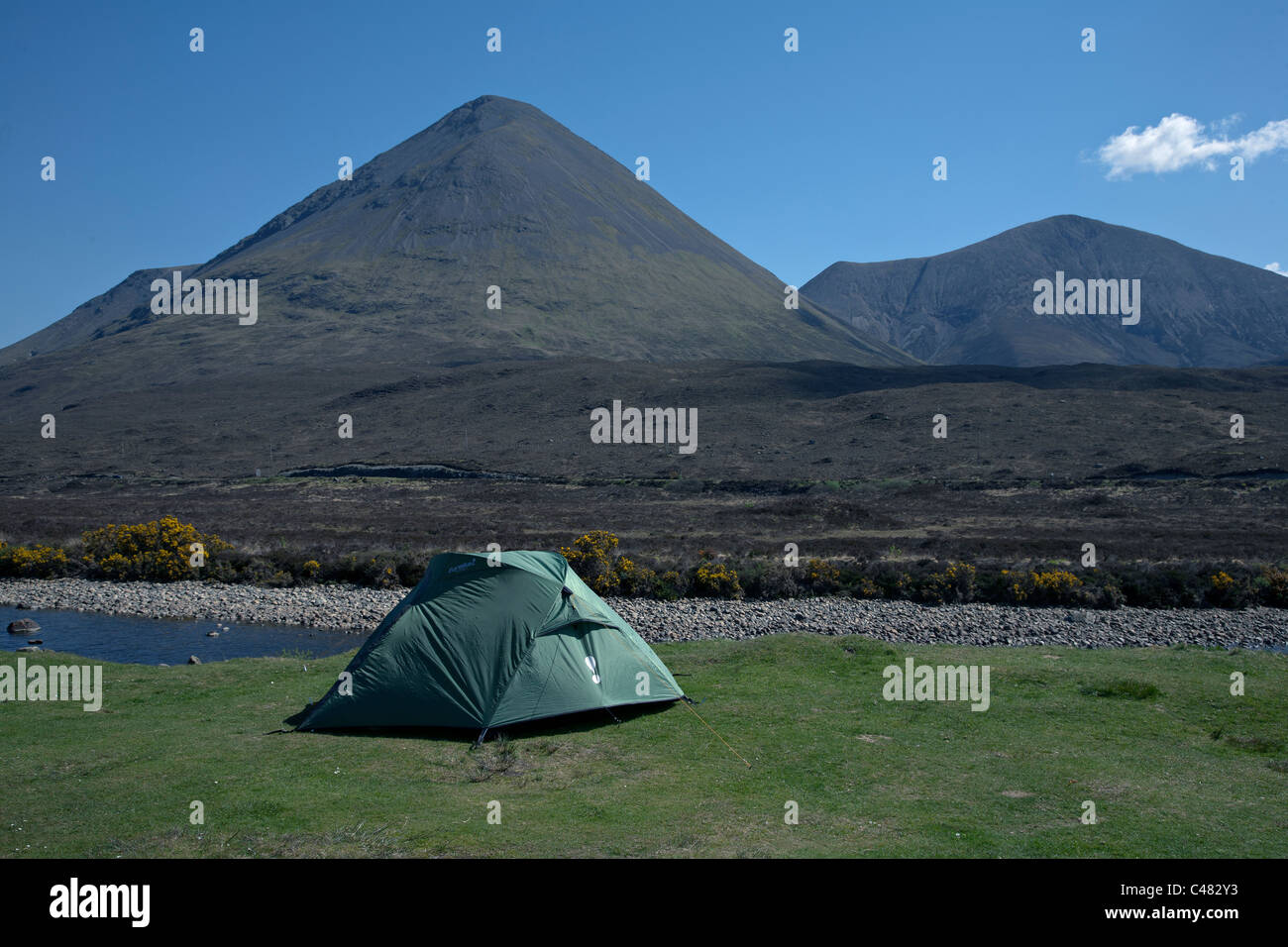 Zelt auf einem Campingplatz in Skye Schottland Stockfoto