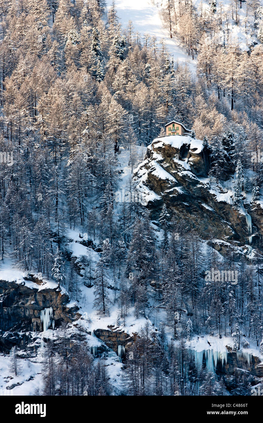 Bergheim im Winter, Zermatt Schweiz Stockfoto