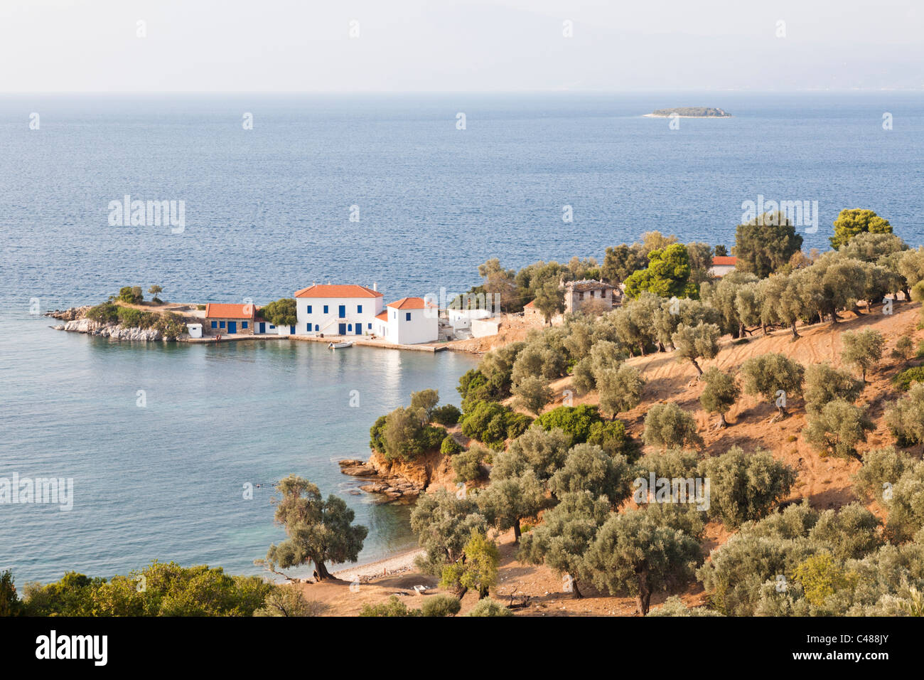 Strand und Gebäuden, Marathia Strand Süd Pilion Halbinsel, Griechenland ...