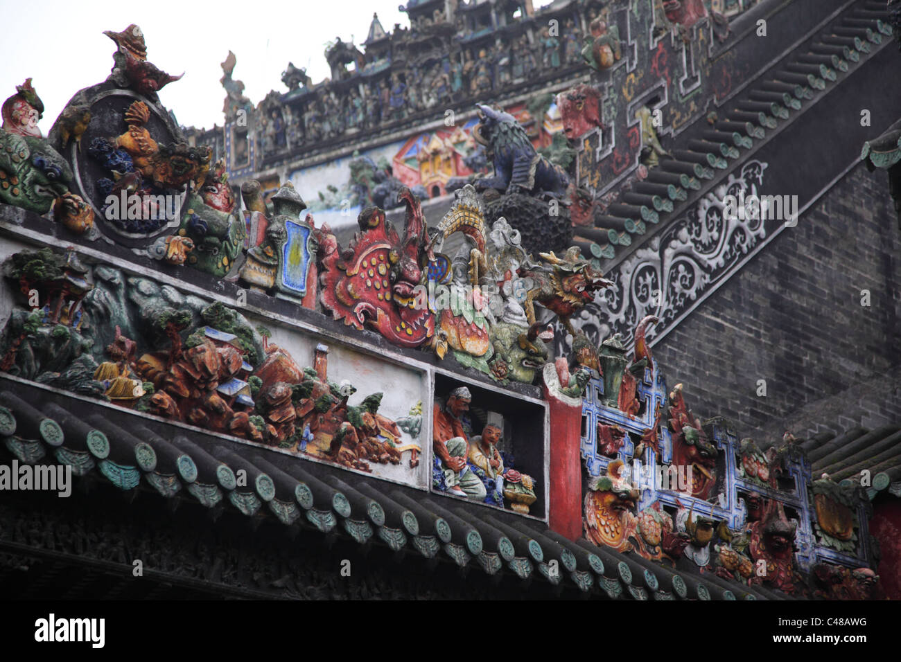 Dach-Detail in Guangdong Folk Art Museum, Guangzhou, China Stockfoto