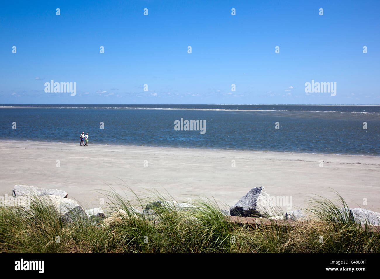 Paar am Strand auf Seabrook Island, in der Nähe von Charleston, South Carolina, USA Stockfoto