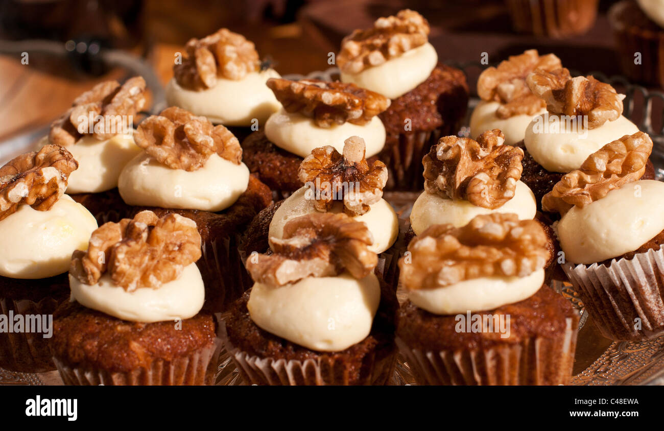 Karotte und Walnuss-Muffins Stockfoto