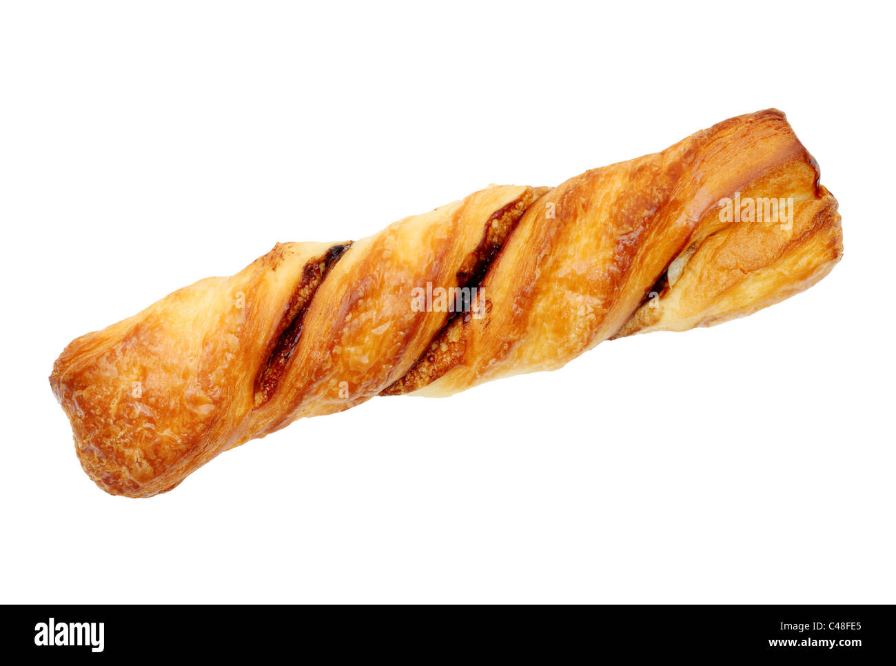 Schoko-Croissant auf weißem Hintergrund Stockfoto