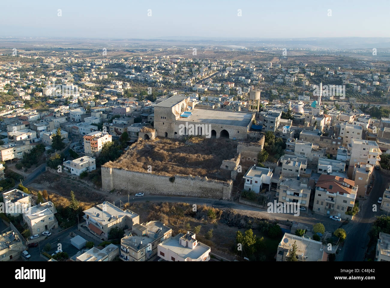 Luftaufnahme einer alten Festung am Shefar'am in der unteren Galiläa Stockfoto
