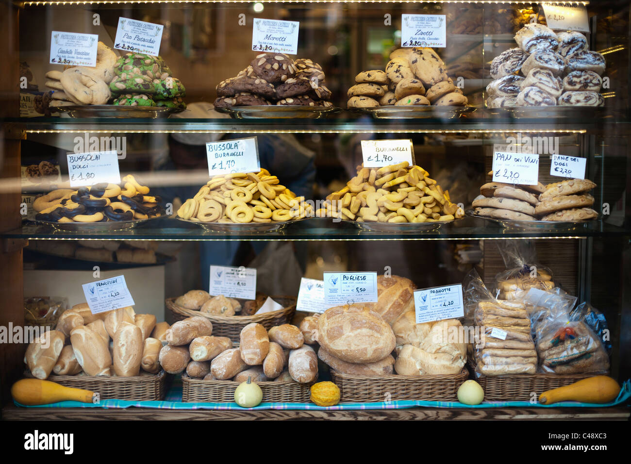 Brot und Gebäck in Venedig, Italien. Stockfoto