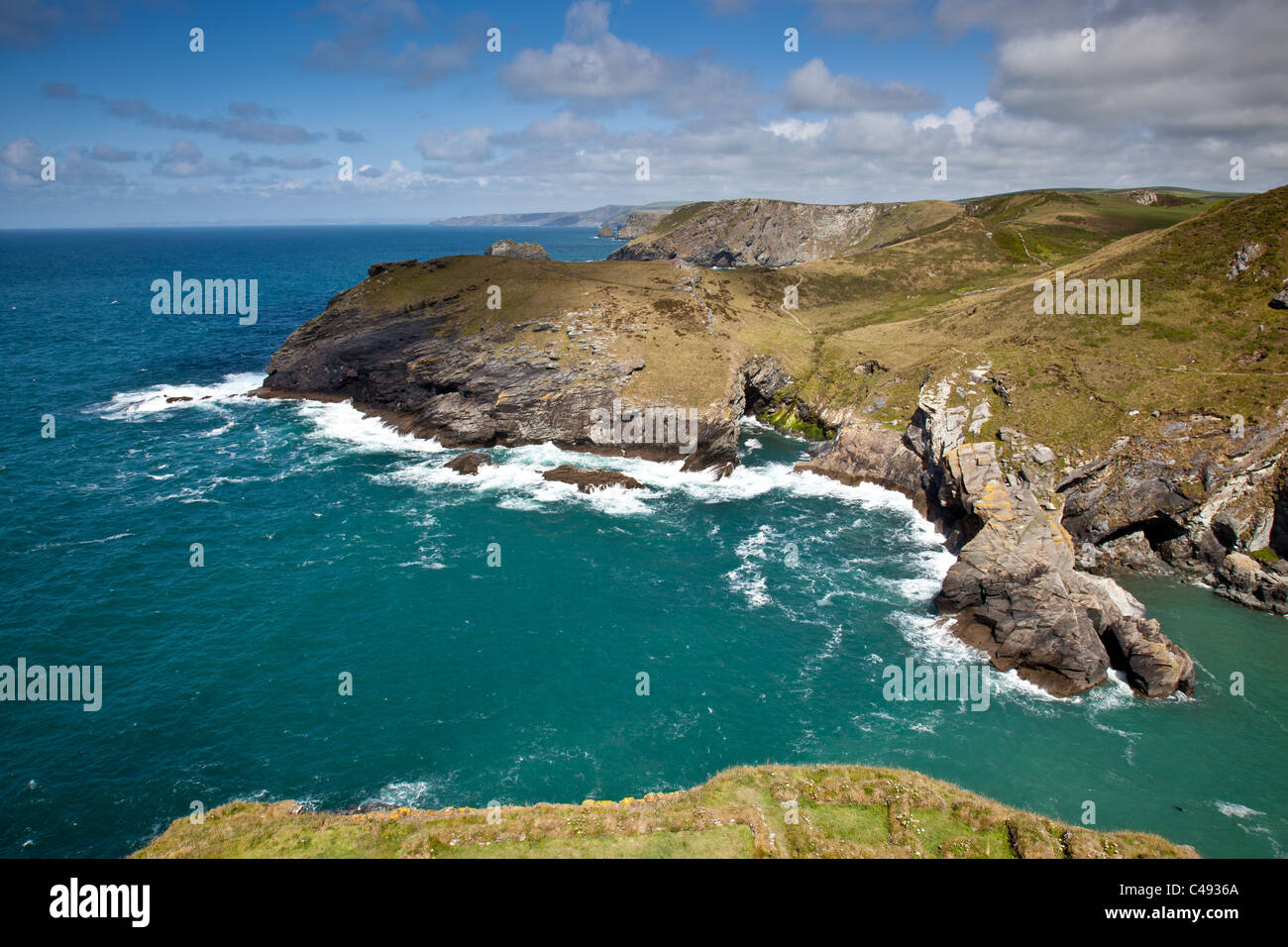 Barras Nase und Merlins Höhle, Tintagel, Cornwall Stockfoto