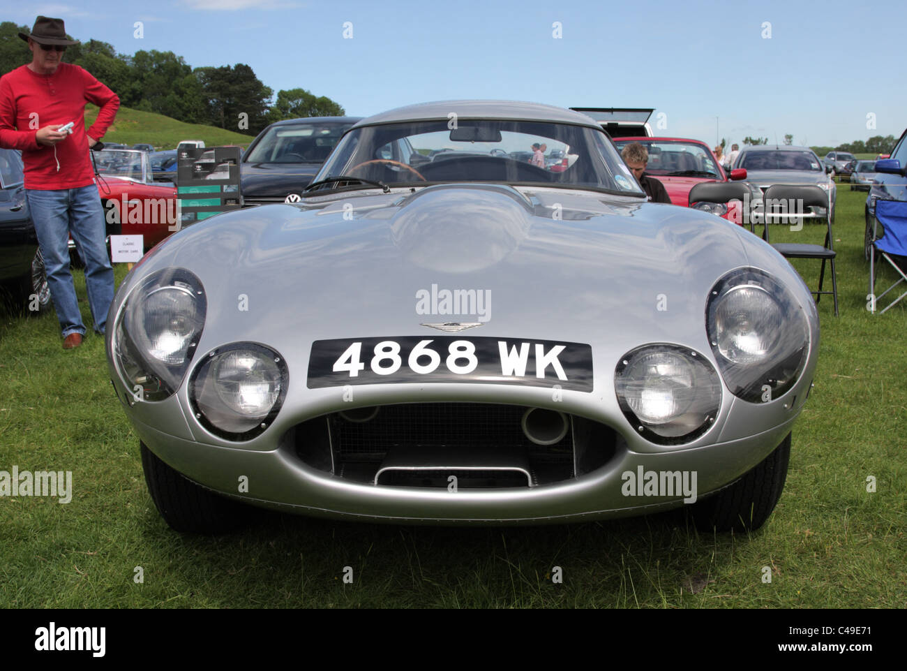 Peter Lindner Leichtgewicht strömungsgünstiger racing Jaguar E-Type, bei Shelsley Walsh Hügel klettern, Worcestershire, England, UK. Stockfoto