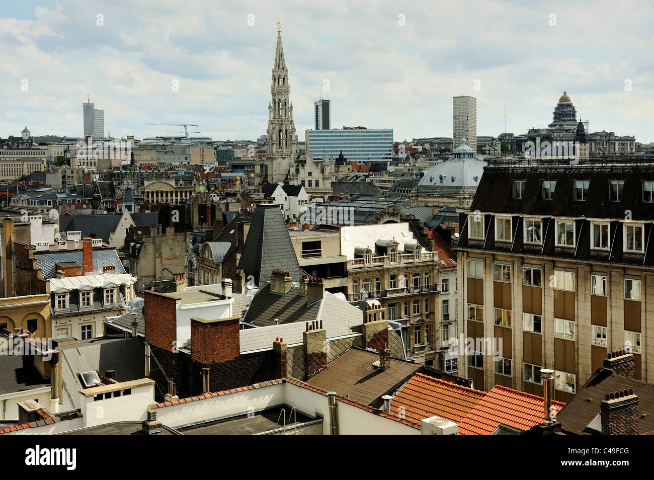 Ein Blick über Brüssel in Richtung Grand-Place und dem Palais de Justice Stockfoto