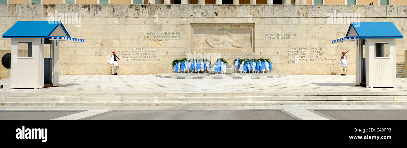 Athen, Griechenland, den Wachwechsel Zeremonie am Grab des Unbekannten Soldaten vor dem griechischen Parlament Stockfoto