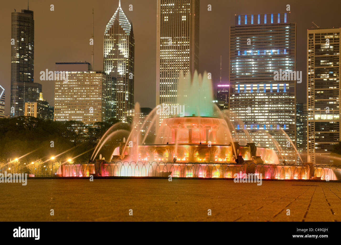 Buckingham Brunnen in der Nacht in Chicago Stockfoto