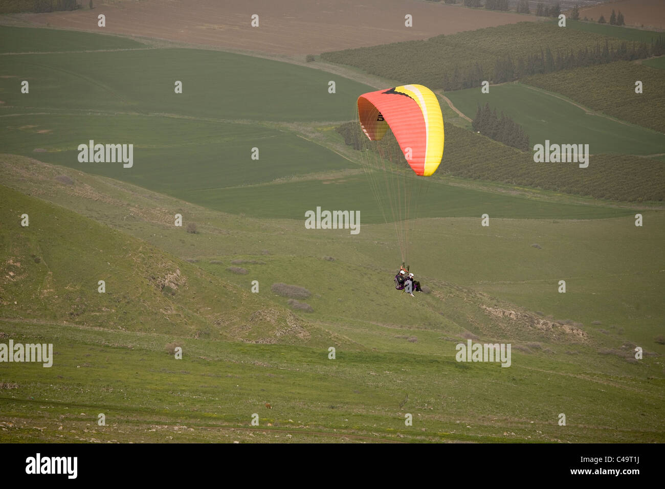Arial Foto von einem fliegenden ATV in der unteren Galiläa Stockfoto