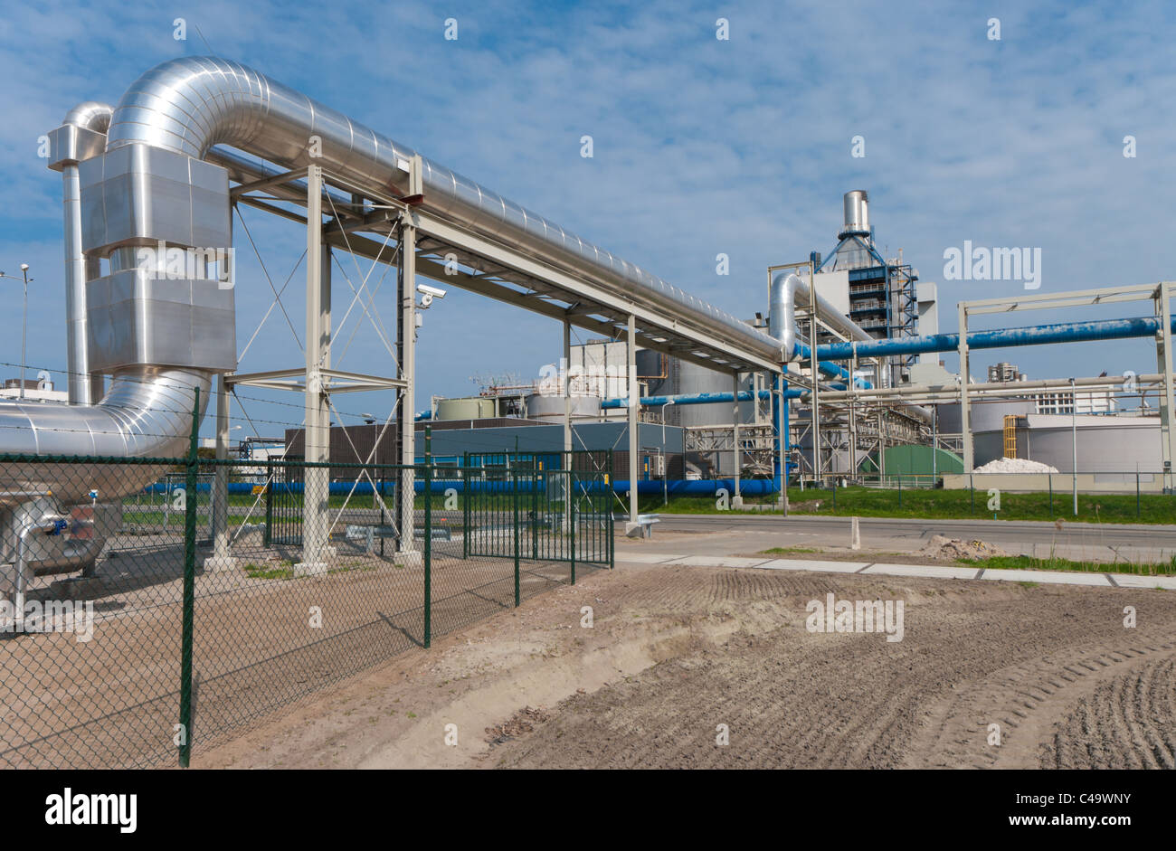 großen Pipeline-Bau führt zu einer Salz-Procucing-Fabrik in Hengelo, Niederlande Stockfoto