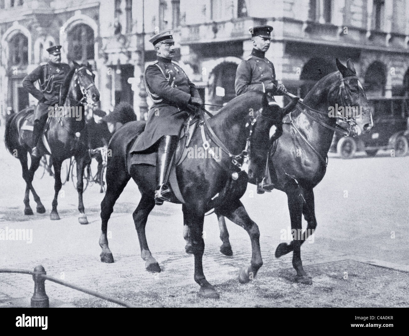 Wilhelm II., Kaiser von Deutschland, Reiten durch Berlin zum Abschied von ersten deutschen Expeditionskorps im August 1914. Stockfoto
