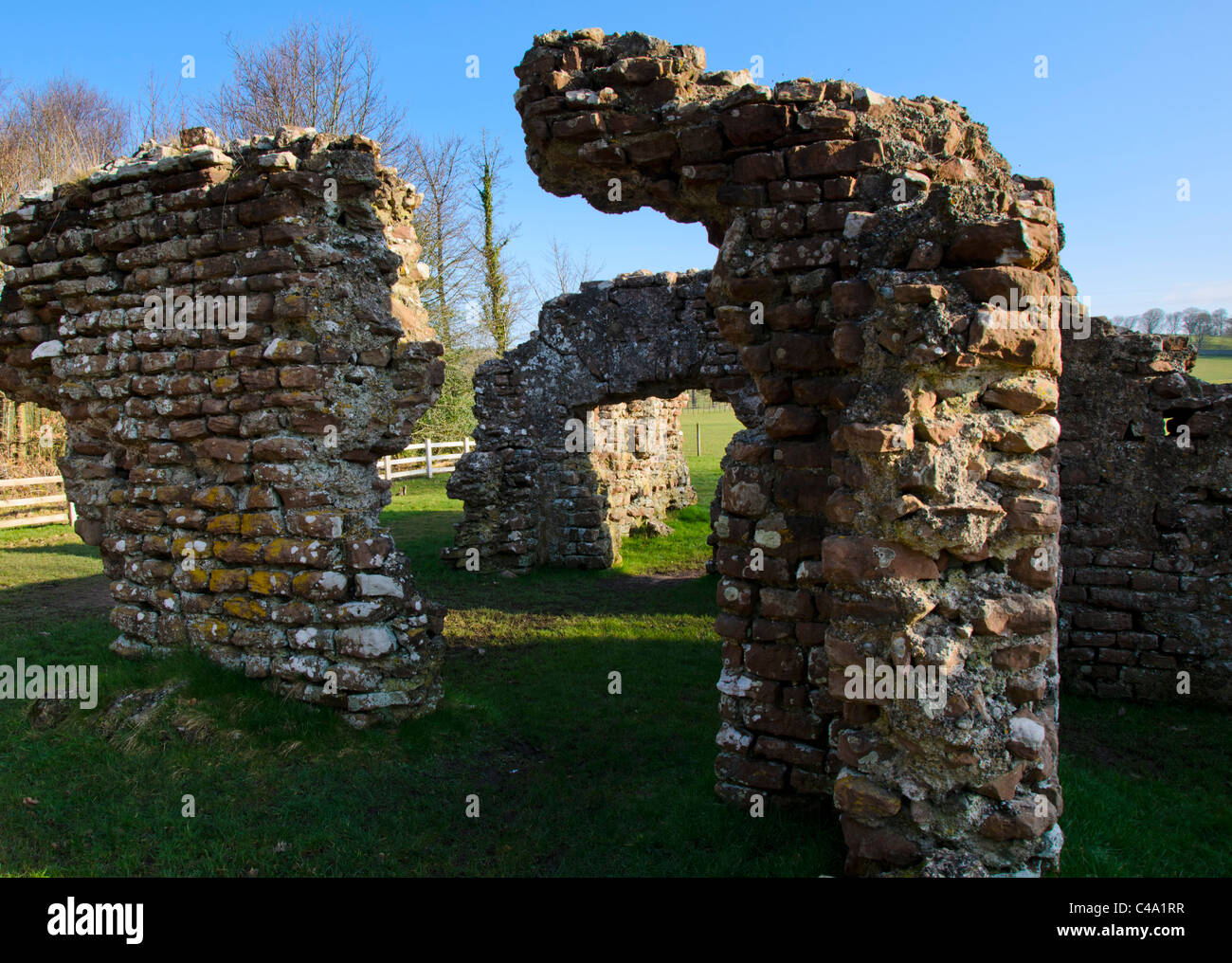 Überreste der römischen Badehauses bekannt als Wände Schloss in der Nähe von Ravenglass Cumbria Stockfoto