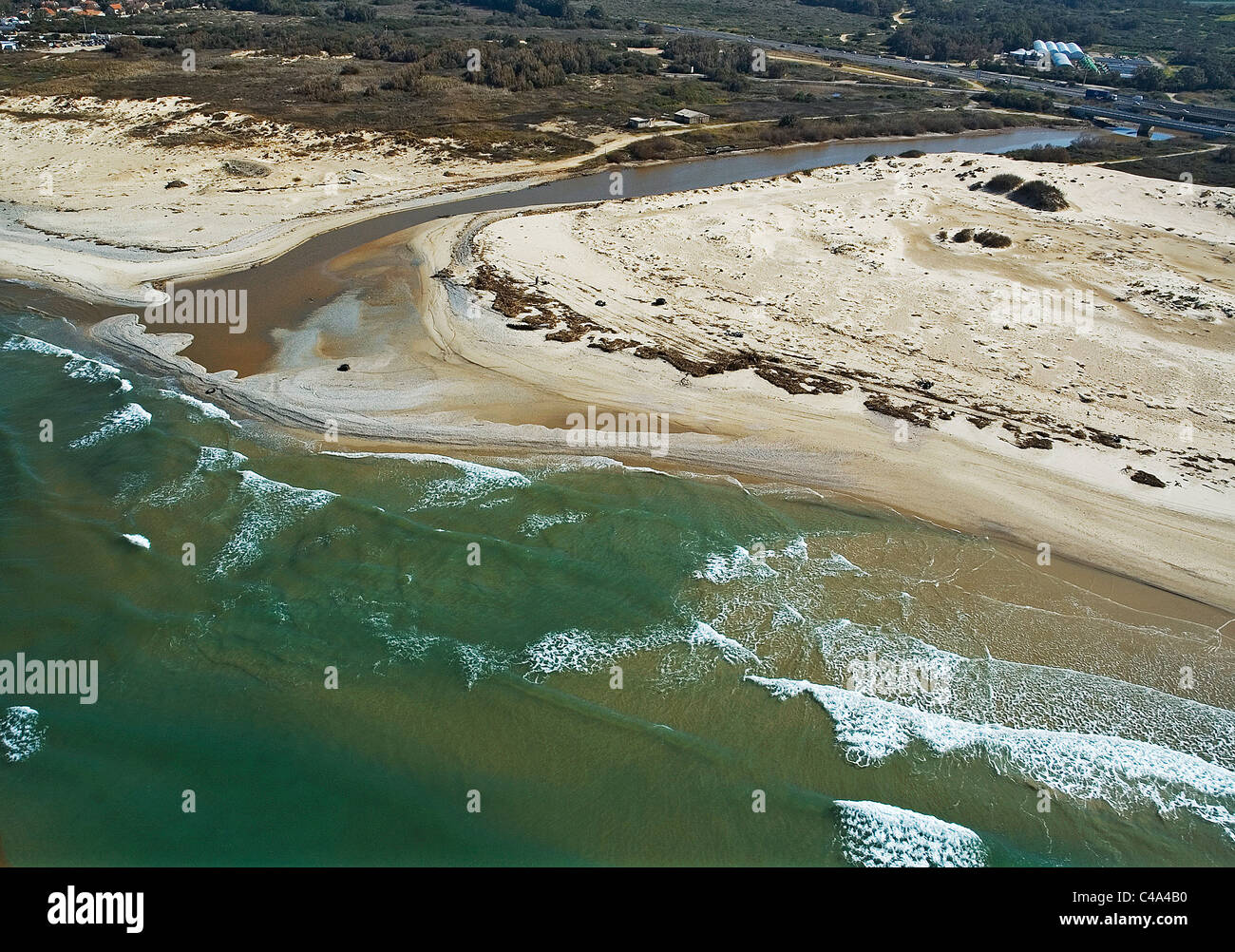 Luftaufnahme der Küste an der Küstenebene Stockfoto