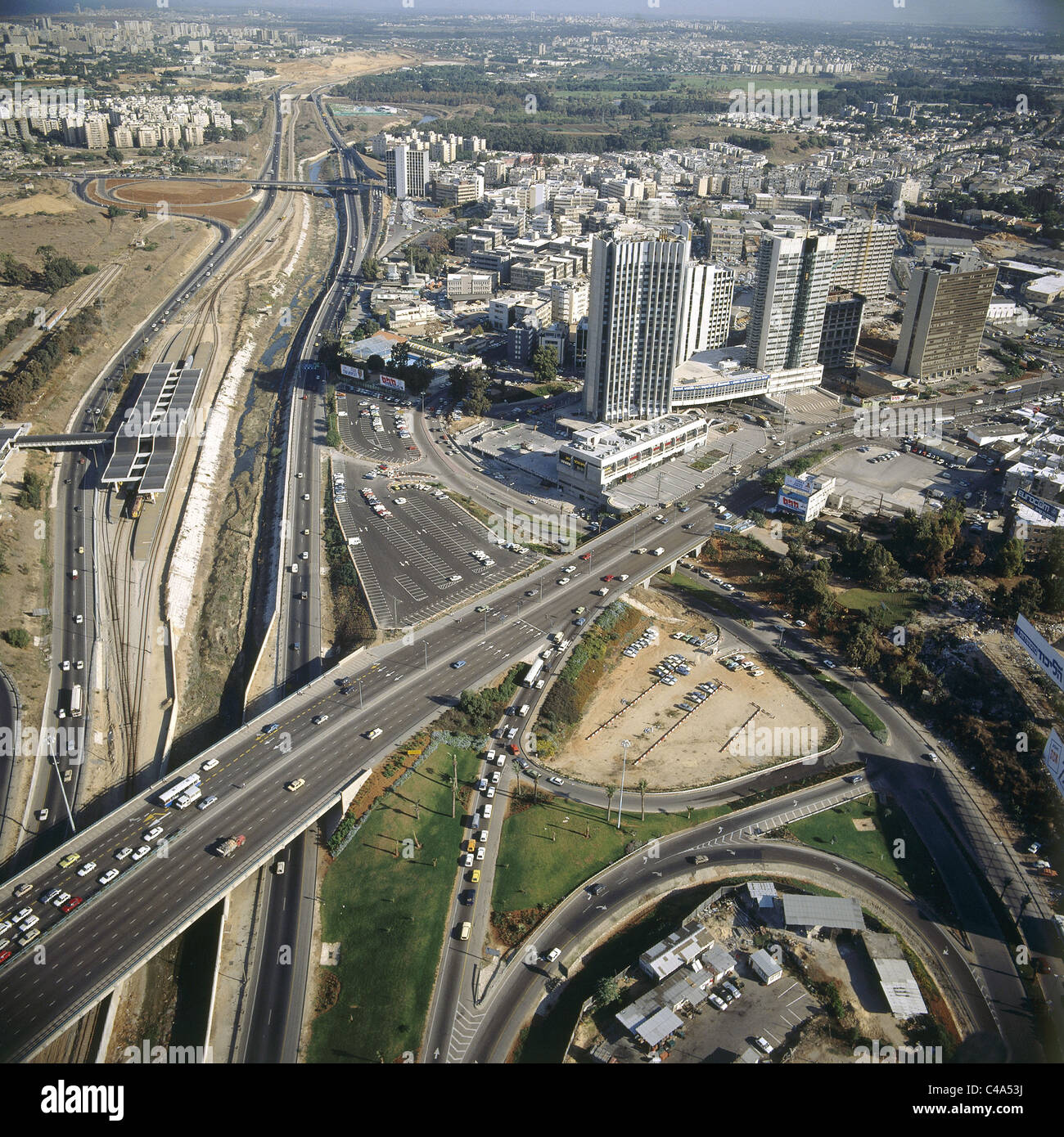 Luftbild von der Dan-Metropole und der Ayalon-Autobahn Stockfoto