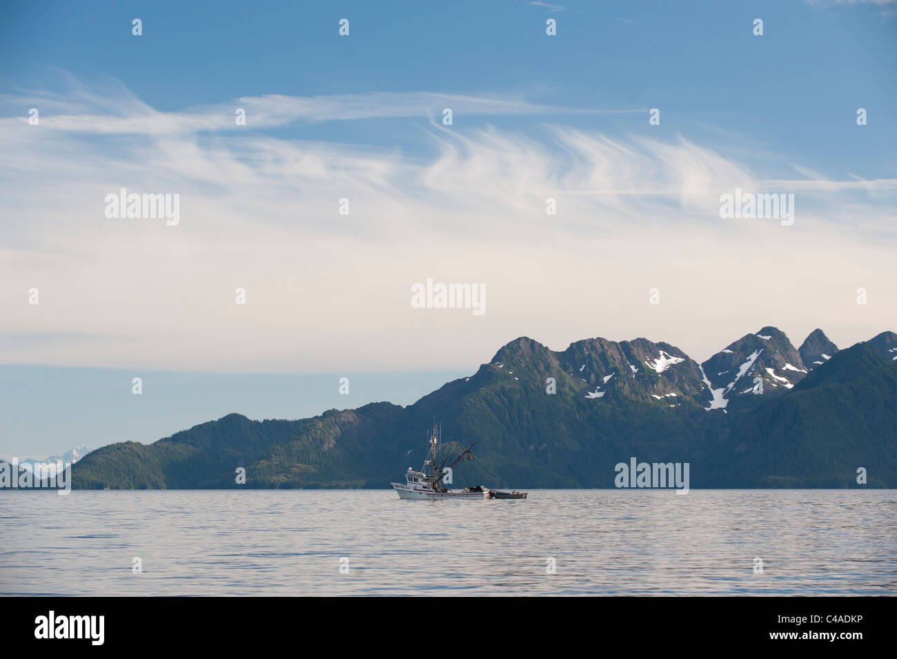 Prince William Sound, Alaska. Boote-Fisch für Buckellachs auf einen schönen Tag Neaer Knight Island, Alaska. Stockfoto