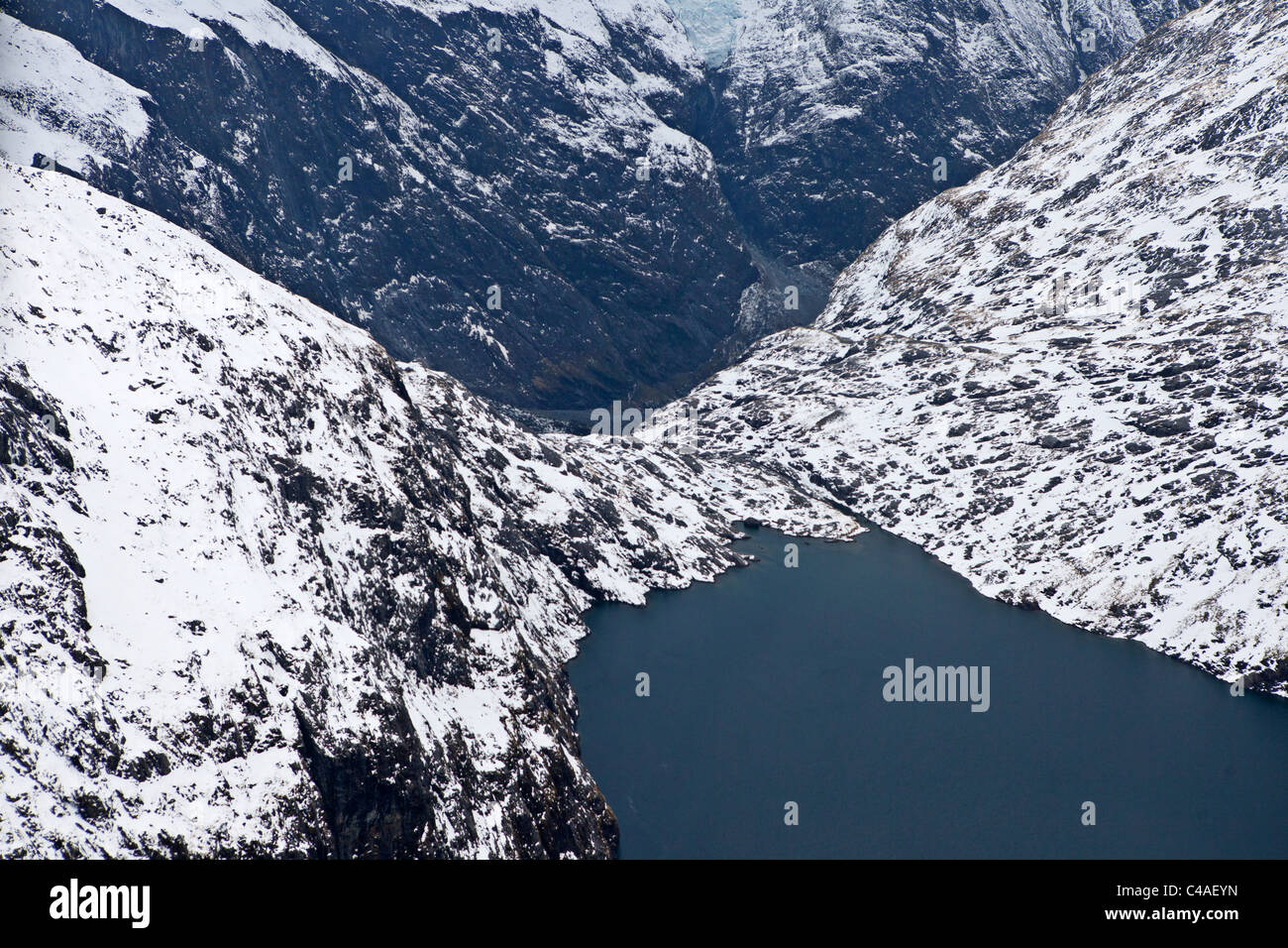 Berge in Neuseeland Fiordland gesehen aus einem Hubschrauber, Neuseeland, Südinsel Stockfoto Berge in Neuseeland Fiordland gesehen aus einem Hubschrauber, Neuseeland, Südinsel Stockfoto