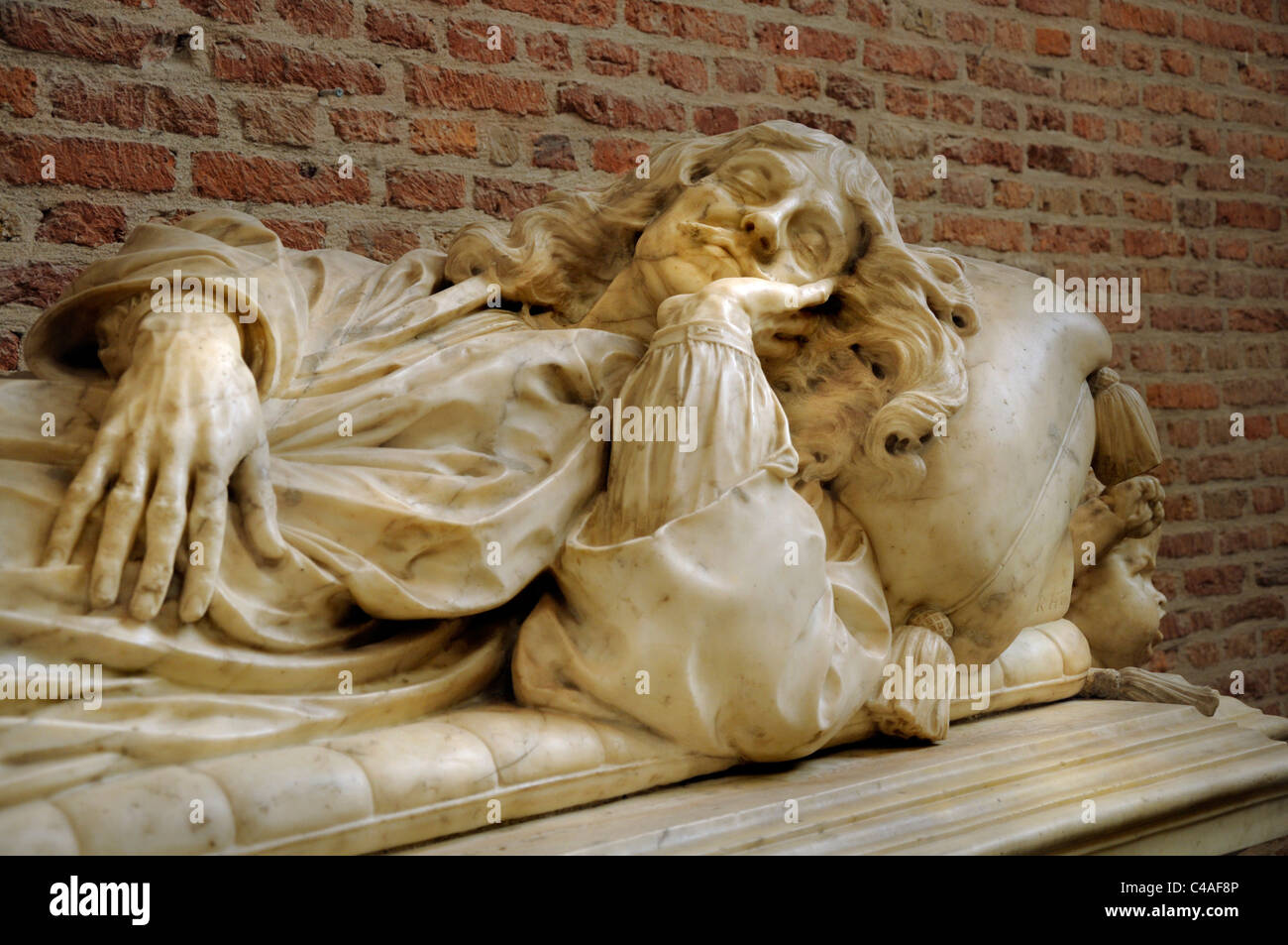 Leiden, Niederlande. Pieterskerk (St.-Peter Kirche) Grab von Jan van Kerckhoven / Johan Polyander Kerkhoven von Rombout Verhulst Stockfoto