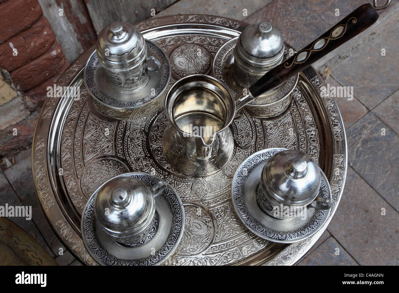 Türkei, Antalya, Handwerk, Metallwaren, türkischen Kaffee Set, Stockfoto