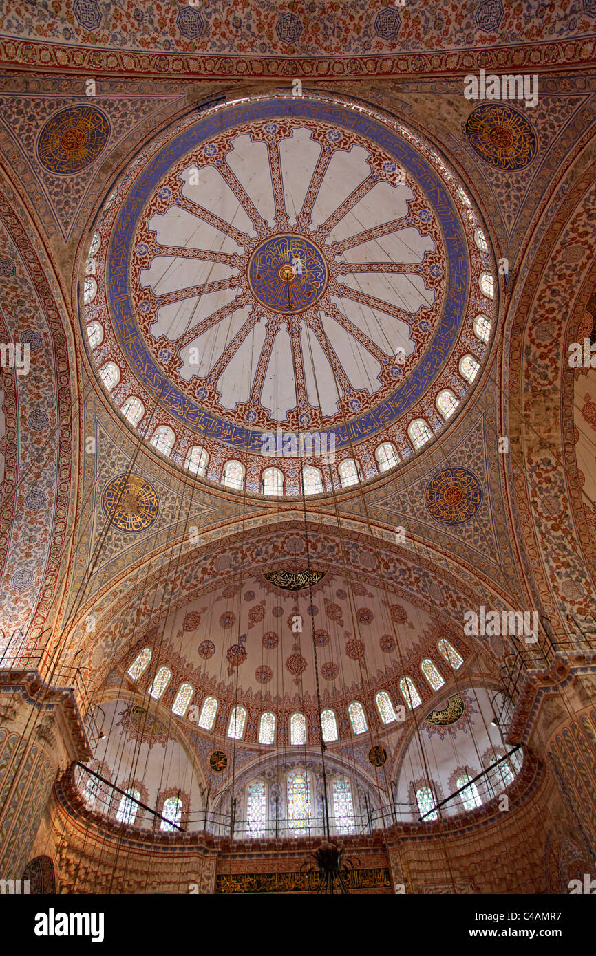 Interieur und Dach Dekorationen auf die blaue Moschee, auch bekannt als der Sultan Ahmed Mosque in Istanbul, Türkei Stockfoto