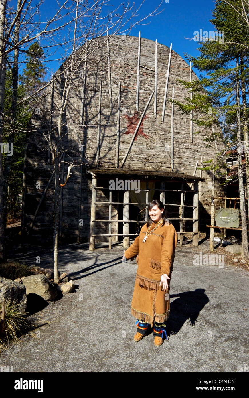 Huron-Wendat First Nations Reiseführer neu Langhaus Wendake Quebec Stockfoto