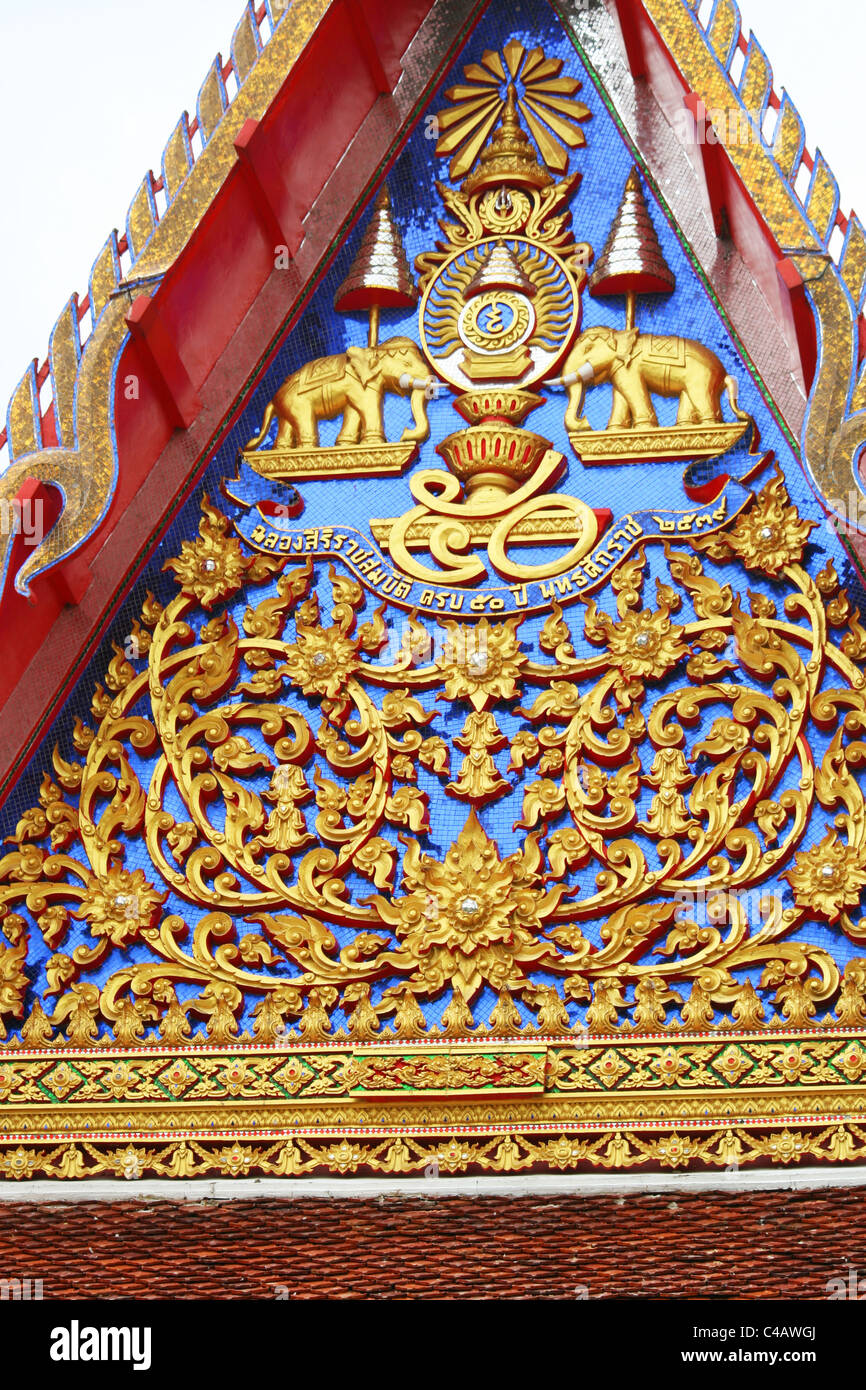 Buddhistischer Tempel in Bangkok, Thailand hautnah. Stockfoto