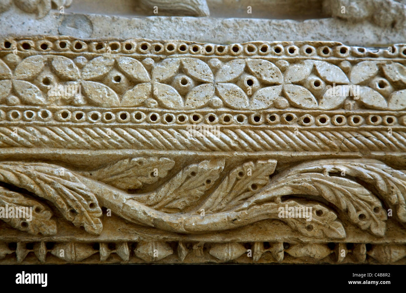 Arles; Bouches du Rhone, Frankreich; Detail der Skulptur auf den romanischen Stil Kirche St.Trophime Stockfoto