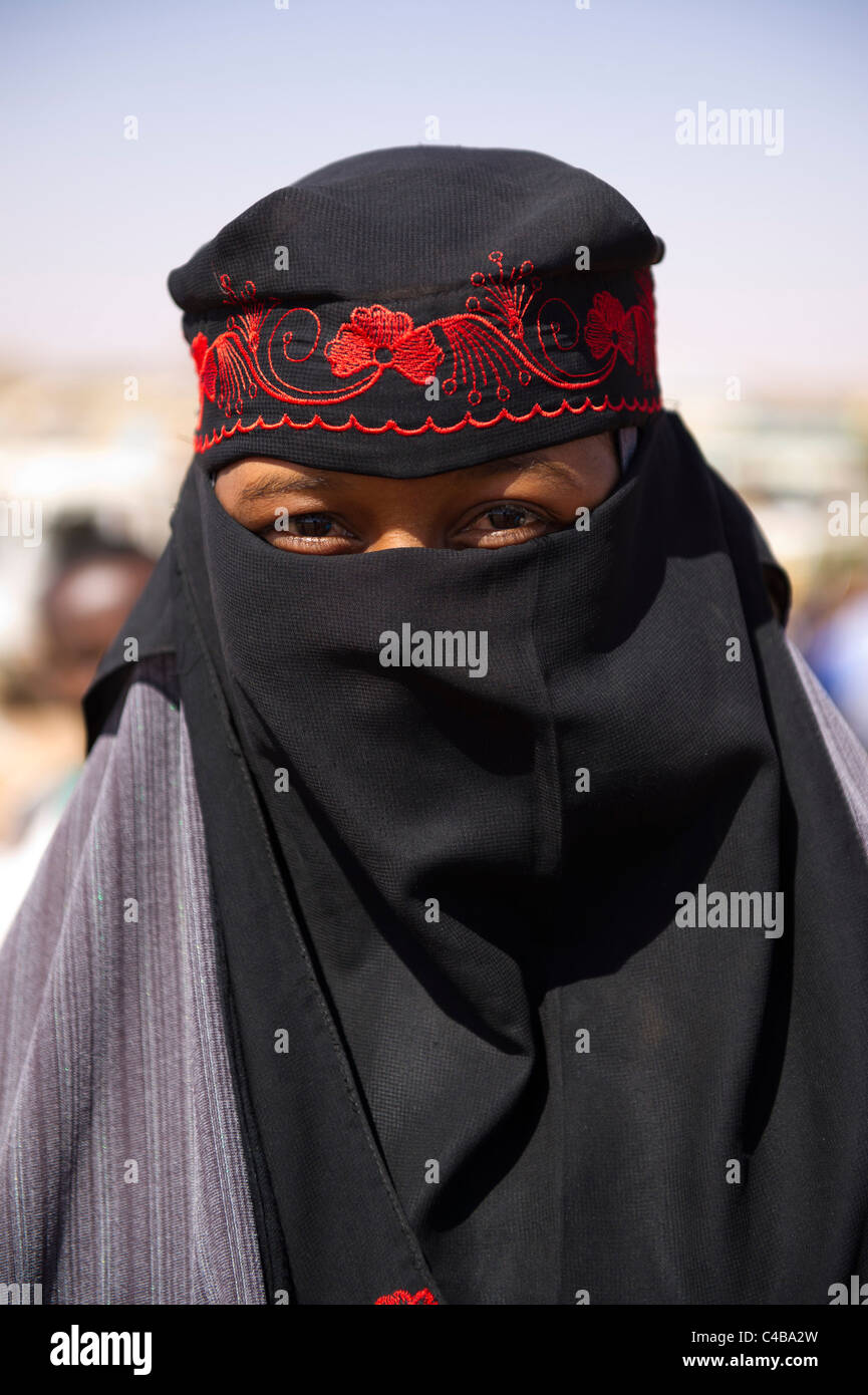 Verschleierte Frau, Barao, Somaliland, Somalia Stockfoto