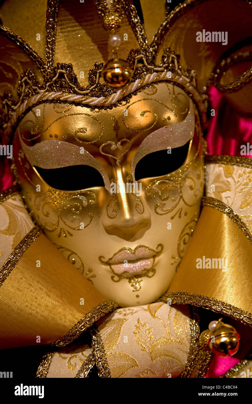 Venedig, Veneto, Italien; Eine verzierte venezianischen Karnevalsmaske Stockfoto