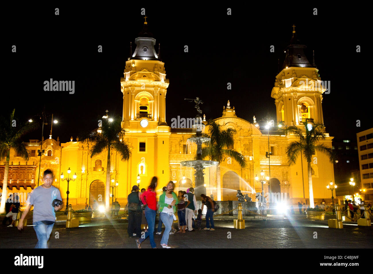 Basilika-Kathedrale an der Plaza Mayor oder der Plaza de Armas in Lima, Peru. Stockfoto