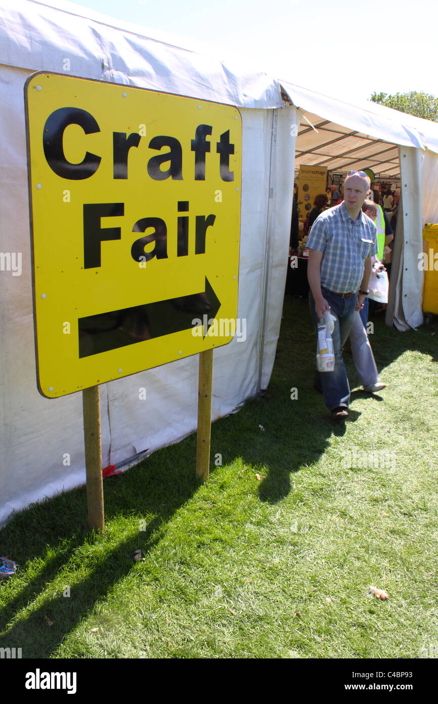 Großes Schild am Eingang zur Messe Handwerk bei einem lokalen Fete, Antrim, Nordirland Stockfoto