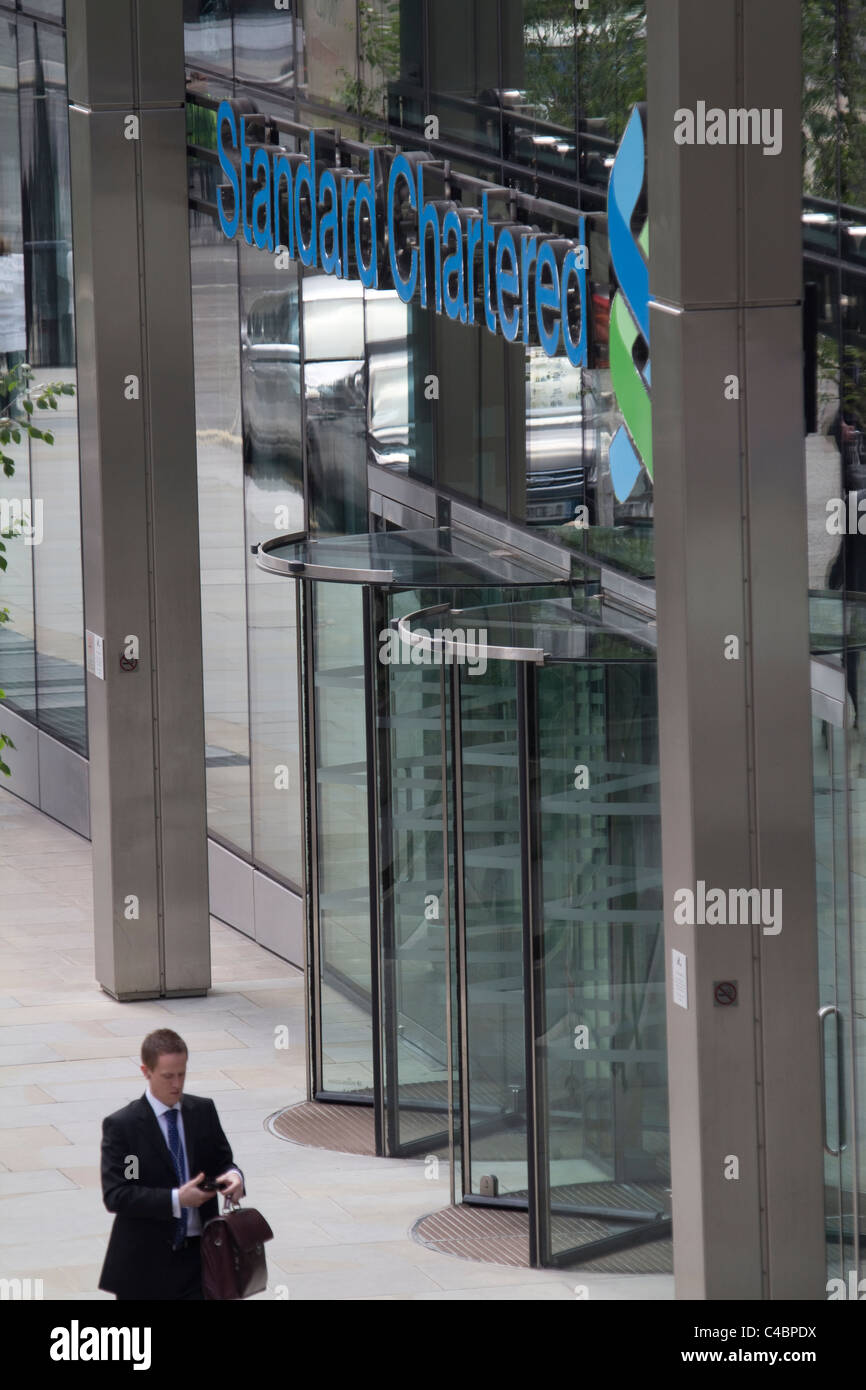 Eingang zum Standard Chartered Bank Eingang City of London Stockfoto