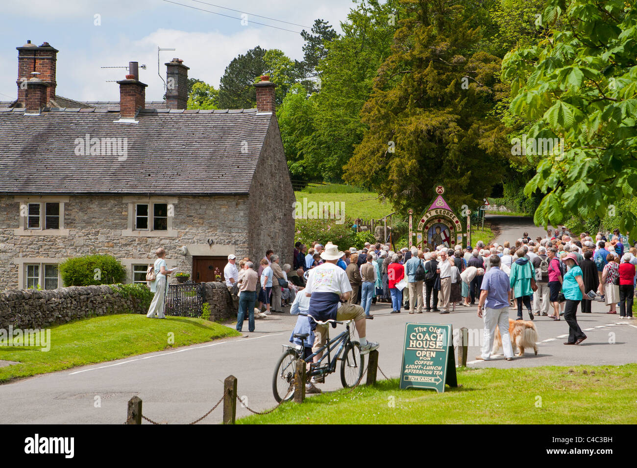 Tissington gut anziehen, Segen Zeremonie, Tissington, Derbyshire, England, Vereinigtes Königreich Stockfoto