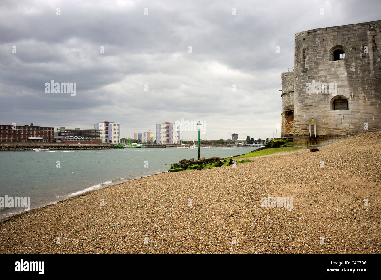 Eingang zum Hafen von Portsmouth Stockfoto